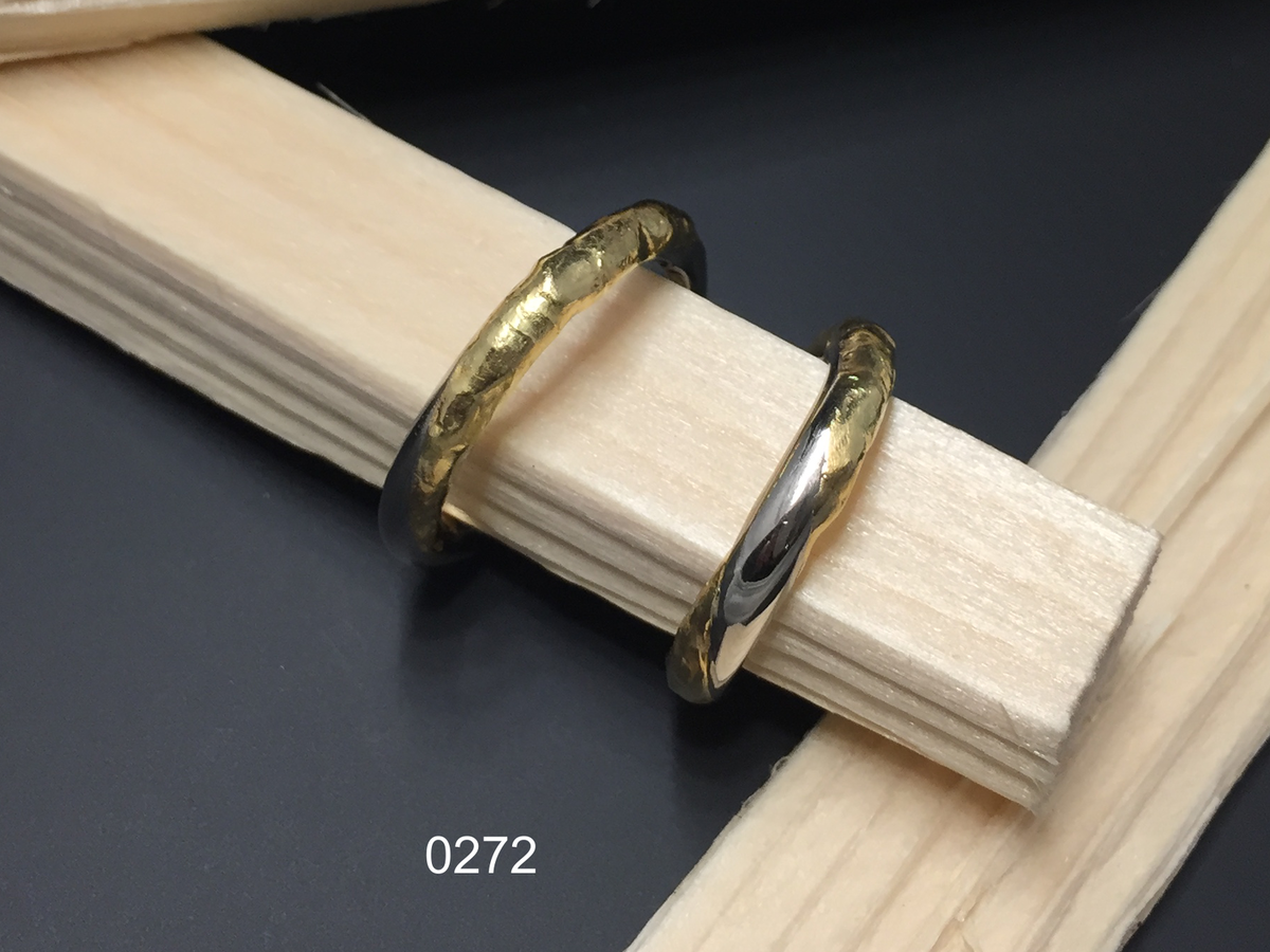Trauringe aus dem Goldschmiedeatelier Wipf in Wil, Weissgold mit eingeschmolzenem Gelbgold.