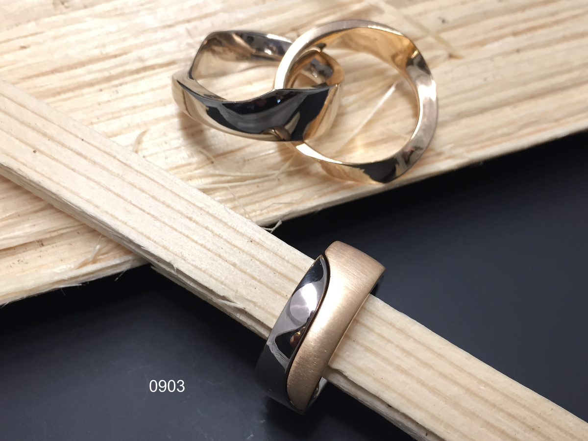 Partenrringe in 0750 Rot-Weissgold, 2-Teilig, handgefertigt in der Manufaktur Wipf.